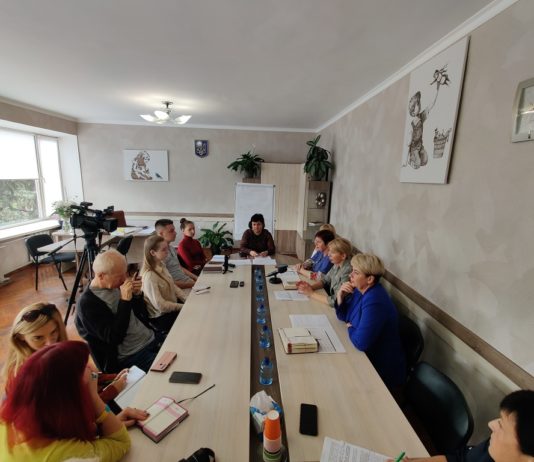 У Павлограді докладно розповіли про допомогу переселенцям