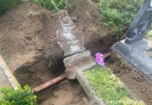 У Павлограді шукач металу зруйнував 20 могил