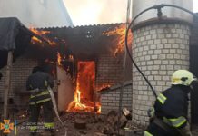 У Павлограді горіла приватна споруда