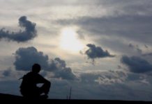 З’явилися фото, як павлоградці бачать сонячне затемнення