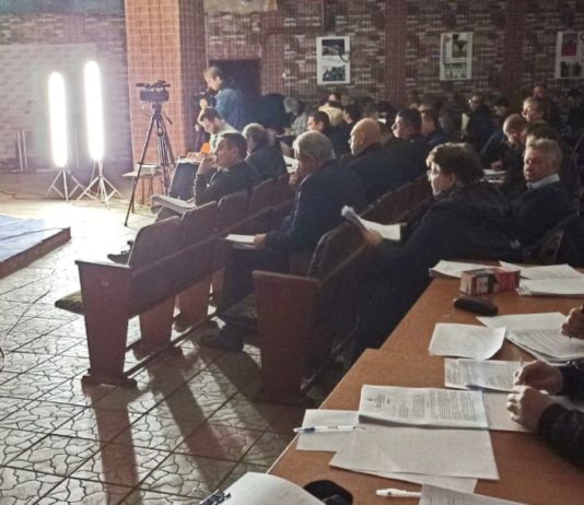 В Павлограді депутати провели сесію в укритті (ФОТОФАКТ)