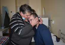 10 годин операції: в лікарні Мечнікова рятують хлопця з Бахмуту