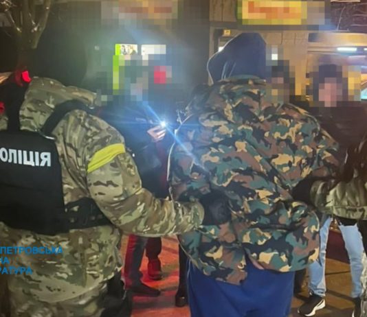 11 тис. доларів за незаконний перетин кордону — затримано дніпрянина