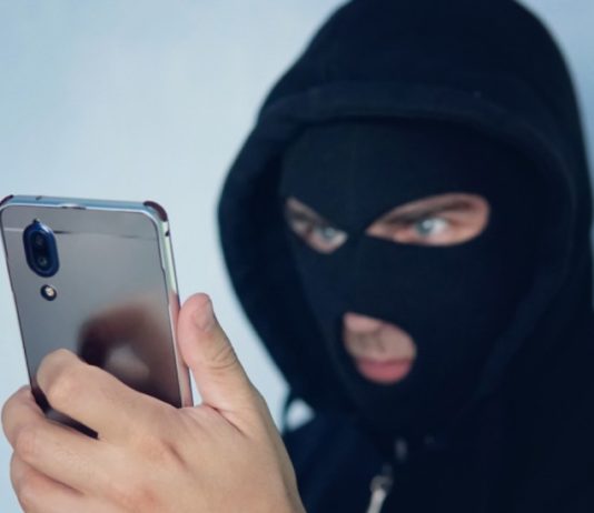 Шахраї вигадали нову схему для виманювання грошей: подробиці