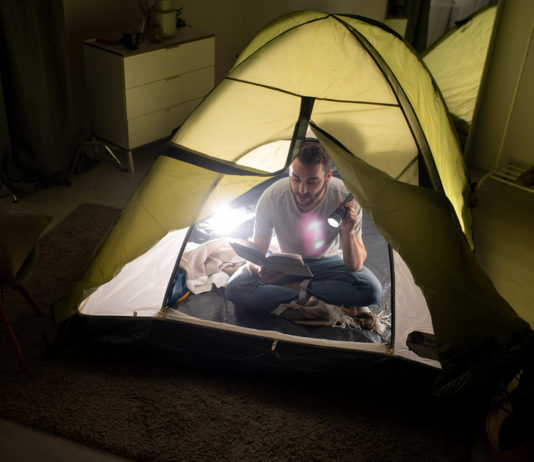 Зігрітися і приготувати їжу: цікаві лайфхаки для виживання без електрики