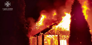 У Павлограді згорів дах будинку