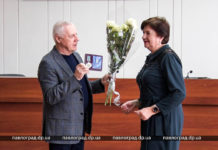 Павлоградку нагородили за залучення до міста гуманітарної допомоги