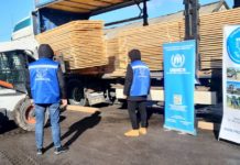 У Павлограді постраждалим від обстрілу видають будівельні матеріали