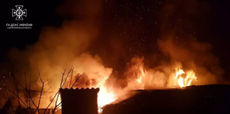 У Павлограді ледь не згоріли житлові будинки: подробиці