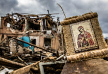 Павлоград потроху оговтується від нічної атаки (ФОТО)