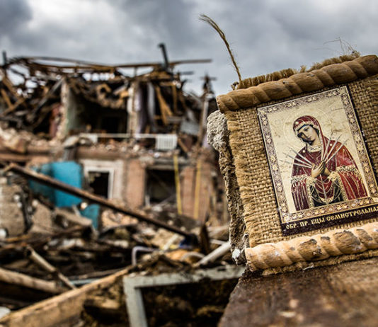 Павлоград потроху оговтується від нічної атаки (ФОТО)
