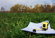 Слідчі Павлограда викрили посадовця який здав в оренду чужу землю