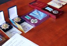 Сім’ям загиблих на війні павлоградців вручили державні нагороди