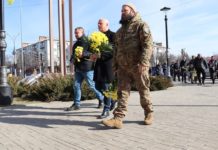 У Павлограді підняли червоно-чорний прапор (ФОТО)