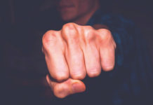 Побив сплячого: суд взяв під варту мешканця Павлоградщини