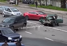 У Павлограді сталася ДТП: авто перетворилося на купу металу