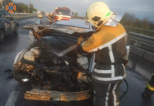 У Павлограді після ДТП загорілась машина