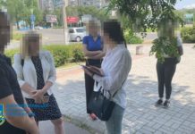 На Дніпропетровщині начальниця управління вимагала хабар у волонтера