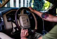 З Дніпропетровщини на Бахмут: штурмовим бригадам передали 10 пікапів