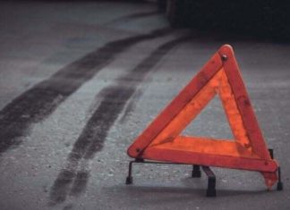 Неподалік Тернівки сталася ДТП: постраждав водій