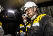 Голова ДніпроОВА спустився в шахту (ФОТО і ВІДЕО)