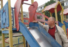 У Павлограді обстежують дитячі майданчики