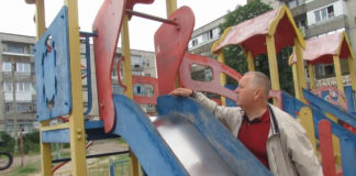 У Павлограді обстежують дитячі майданчики