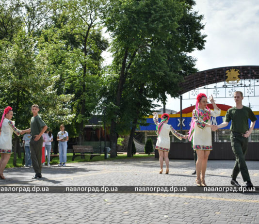 Ярмарок, стрільба з лука, виставка — Павлоград відзначає День міста (ФОТОРЕПОРТАЖ)