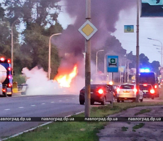 У Павлограді вранці сталося кілька ДТП (ФОТО і ВІДЕО)