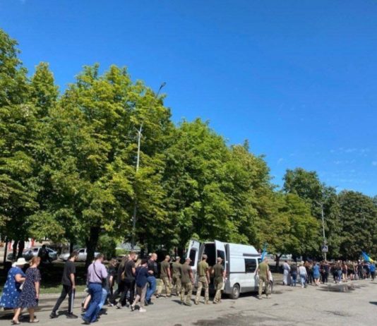 У Павлограді попрощалися з 19-річним захисником