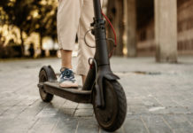 У Павлограді автобус збив 12-річну дівчинку, яка їхала на електросамокаті