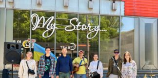 У Павлограді збирають донати «Співочі волонтери»