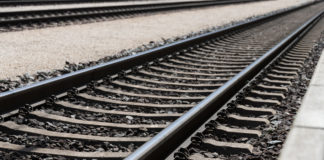 На ж/д станції Павлограда людина потрапила під потяг (ФОТО)