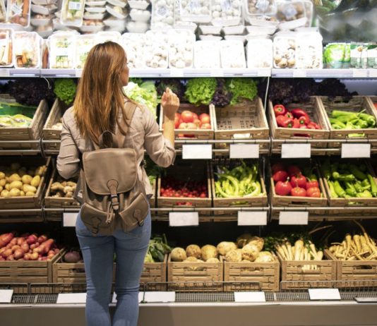 Мати двох дітей з Павлограда систематично крала їжу з супермаркету