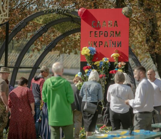 У Павлограді відкрили Арку пам’яті загиблим шахтарям-захисникам (ФОТО)
