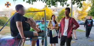 У Павлограді нога дитини застрягла в гірці (ВІДЕО)