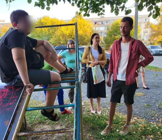 У Павлограді нога дитини застрягла в гірці (ВІДЕО)