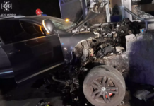 У Першотравенську автівка в’їхала в поріг ресторану