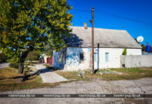 У Павлограді машина влетіла в будинок, є загиблі