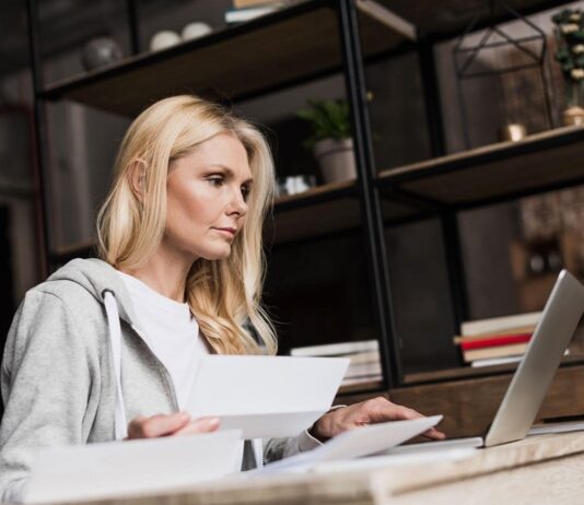 В квартирі ніхто не проживає, а борги за світло надходять, що з цим робити?