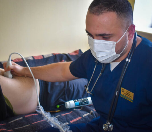 Павлоградській лікарні передали портативний УЗД-апарат (ФОТО)