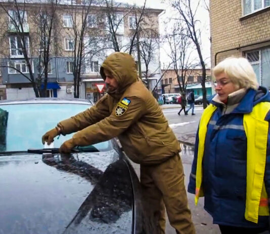 Перші штрафи: у Павлограді запрацювали інспектори з паркування