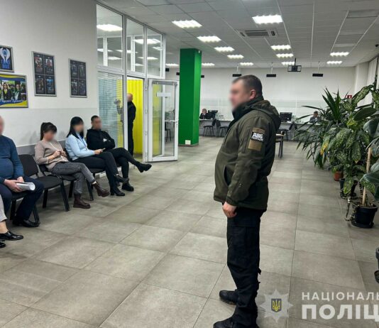 Погорів на хабарі керівник Сервісного центра Павлограда, — соцмережі