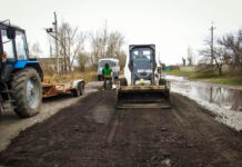 У Павлограді грейдують дорогу на Соснівку
