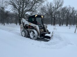 У Павлограді сніг додав роботи комунальникам