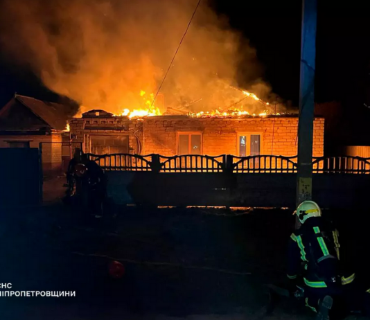 У Павлограді в будинку згоріло 100 метрів даху