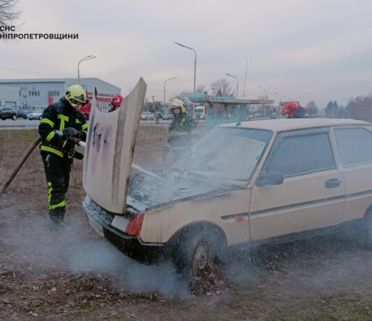 На вул. Дніпровська згоріла «Таврія»