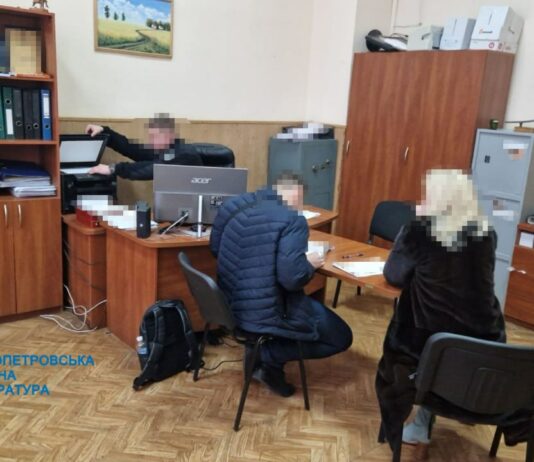 На Дніпропетровщині посадовиця Держпродспоживслужби «збирала данину» з лабораторій