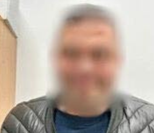 Павлоградець через ревнощі травмував людину ножом