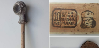 Відвідувач подарував музею Павлограда козацькі експонати